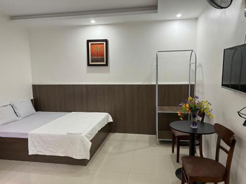 Viet Hung Hotel Minh Chau in Quan Lan Island