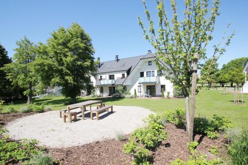 Rex Rugia FeWo12-4 mit Schwimmbad und Saunanutzung im AHOI-Erlebnisbad Sellin in Lobbe, Deutschland