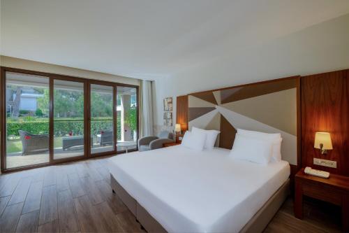 1 double bed, 2 sofa beds