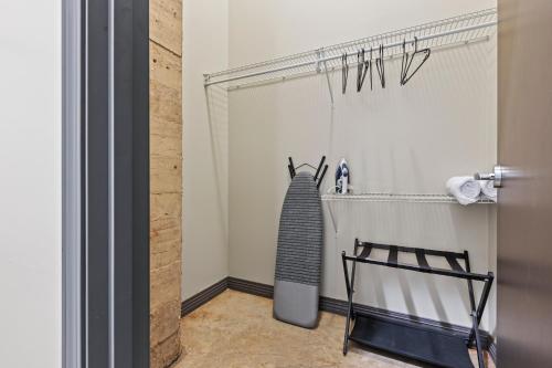 Luxury - Kay Bailey - Free Parking, Dallas (foto 4)