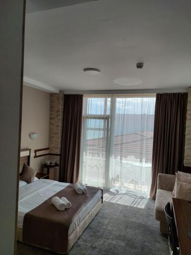 Hotel Laguna – Mangalia, CA