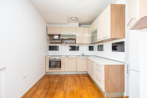 Three-Bedroom Apartment image 8