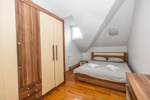 Three-Bedroom Apartment image 7