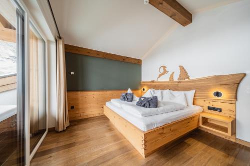 Deluxe Suite with Spa Bath