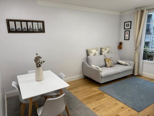 Au coeur du marché Poncelet et à 2 pas de l'Arc de Triomphe - appartement 6 personnes et 1 bébé, sdb, 2 WC, París (foto 9)