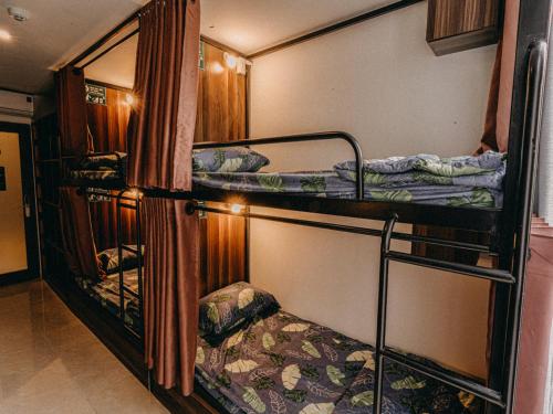 Single Bed in Mixed Dormitory Room image 1