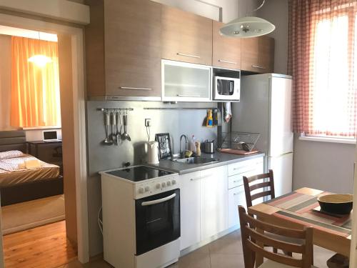 1BD Flat in Sofia Center - Steps from Vitosha Blvd by Flat Mаnager, Sofia (photo 11)