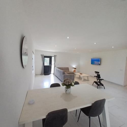 Flamingo Apartment - Regal Rentals Curacao in Tera Kora