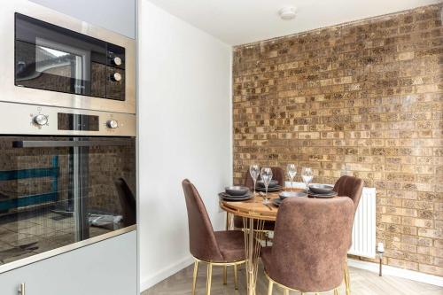 Modern & Stylish 3 Bedroom Home in Peterborough in Peterborough