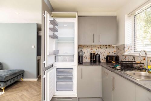 Modern & Stylish 3 Bedroom Home in Peterborough in Peterborough