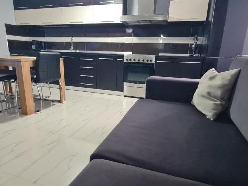 Edi's Apartments-Cozy stay in the center, Tirana (photo 9)