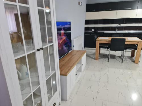 Edi's Apartments-Cozy stay in the center, Tirana (photo 2)
