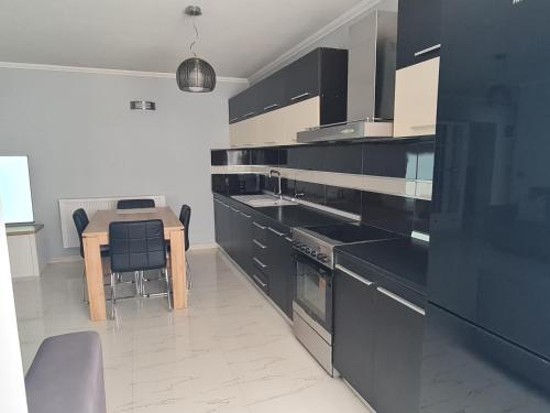 Edi's Apartments-Cozy stay in the center, Tirana (photo 6)