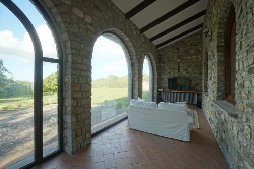 Koplietošanas atpūtas telpa ar TV, Tenuta d'Elci - Relax e Piscina nel Bosco in Casteldelci