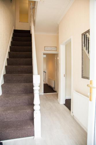 Exterior view, Liverpool 6 beds, Up to 22 percent- Contractors Dream near Liverpool Fried Chicken