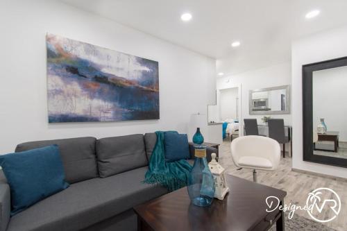 NEWLY RENOVATED 1 BEDROOM APT DESIGNER UNIT # 3 in Hollywood, USA