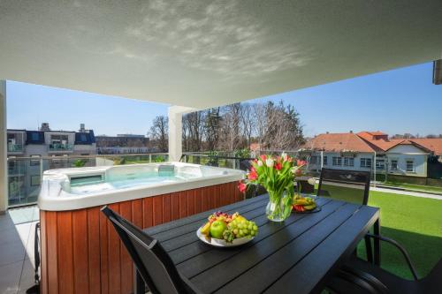 Balcony/terrace, Onyx Luxury in Sarvar