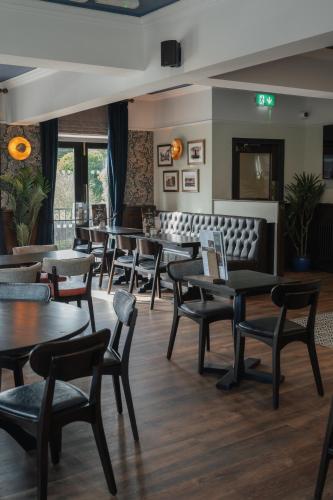 Black Dog Inn in Болтон