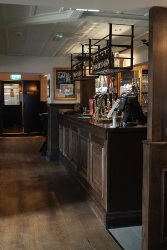 Black Dog Inn in Болтон