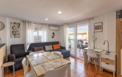 Two-Bedroom Apartment room in Beautiful Apartment In Santa Pola With Wifi
