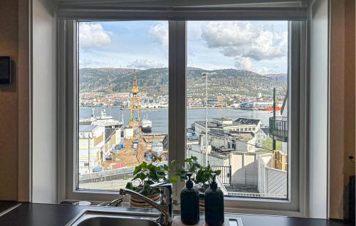2 Bedroom Cozy Apartment In Laksevåg - image 5