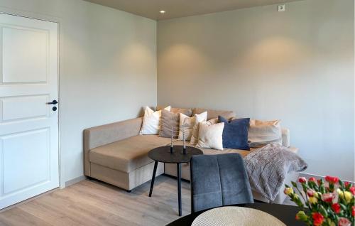 2 Bedroom Cozy Apartment In Laksevåg - image 2