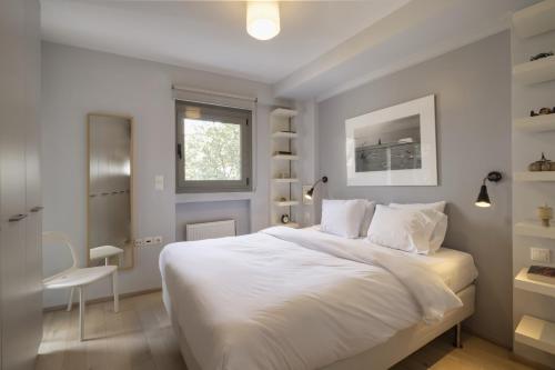 Elegant Design Stay in Koukaki - image 7
