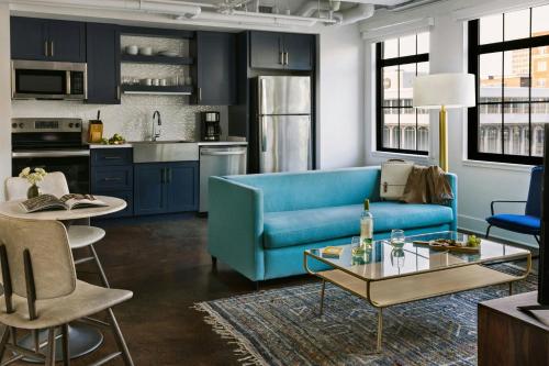 Spacious Studio Apartment with King and Sofa Bed