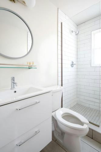 Sonder by Marriott Bonvoy The Stat Apartments Midtown - 화장실