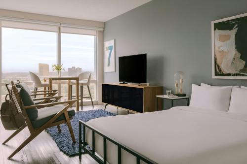 1 queen bed