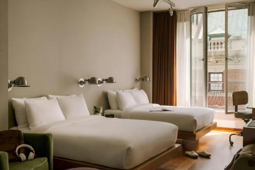 2 double beds