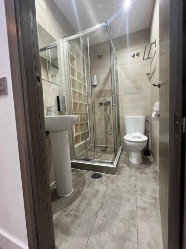 Hostal Abril Madrid - image 12