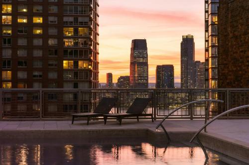 Sonder Battery Park Apartments Financial District - 수영장