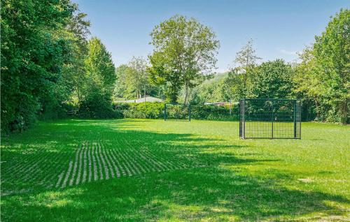 Exterior view, Pet-Friendly Home In Scherpe Nisse in Tholen