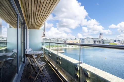 Stunning waterfront apartment in Grand Canal Dock, Dublin (fotografie 6)