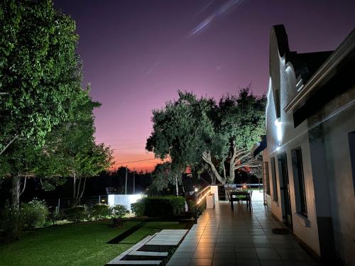 Cape-Dutch 2 Bedroom Home in Tierpoort