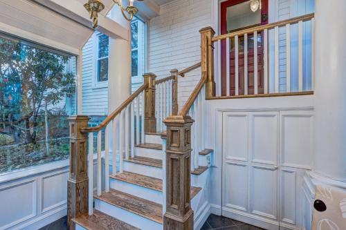 Fuajee, The Kinley House in Lunenburg (NS)