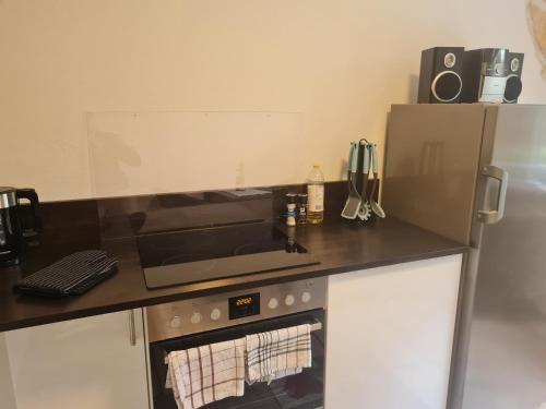 Kitchen, Super schone Ferienwohnung Monteurunterkunft, Handwerkerwohnung, Nahe Hanau und Frankfurt in Nidderau