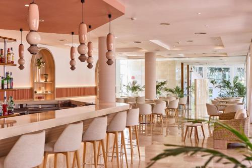 Eix Alzinar Mar Hotel & Suites - image 4