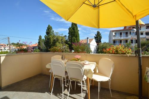 Apartment with Sea View image 3