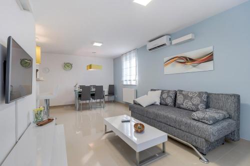 Apartment with Balcony image 10