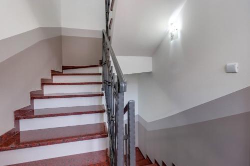 Apartment with Balcony image 7