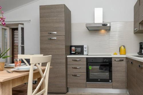 Beautiful Apartment Aleks - image 3