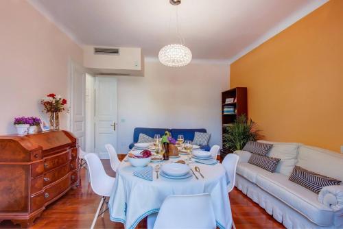 Apartment image 10
