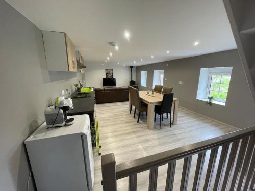 virtuve, La Maison Bleue, logement confortable au cœur des Vosges in Nayemont-les-Fosses
