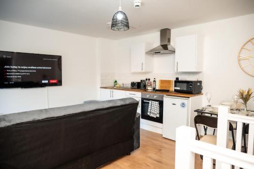 Hayy Apartments Comfort in the Heart of Kirkstall, Лидс (фото 8)