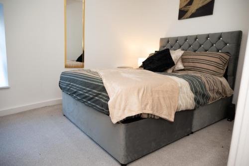 Hayy Apartments Comfort in the Heart of Kirkstall, Лидс (фото 9)