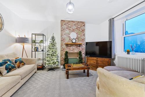 Comfy and Stylish 4-BR Home - Sleeps 8! gîte à louer Memorial Stadium