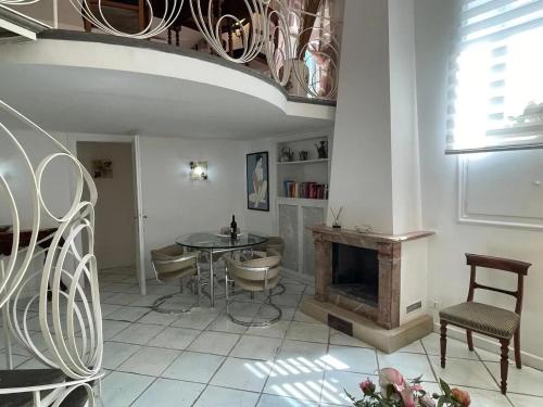 Apartment with 2 bedrooms in Roma with wonderful city view and WiFi - image 7