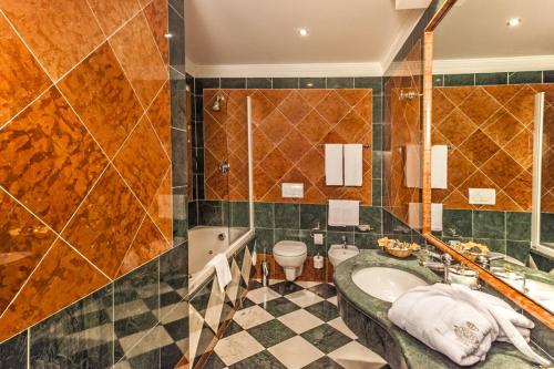 room detail thumbnail 2